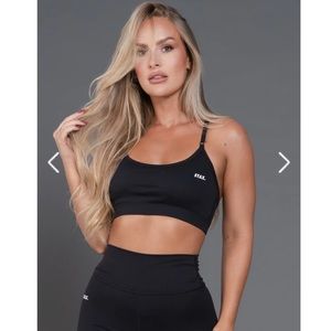 STAX. BEST BLACK STRAPPY CROP - BLACK